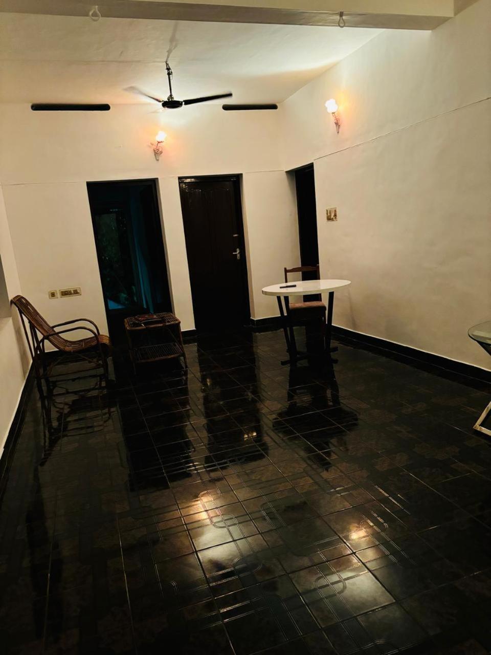 Luxus Inn Ja - Padmanabha Thiruvananthapuram ภายนอก รูปภาพ